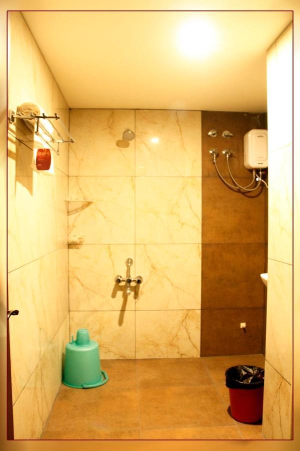 Sree Ganesh Inn Palni Extérieur photo